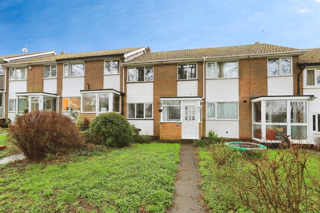 3 bed house for sale, Winds Point, Hagley, DY9