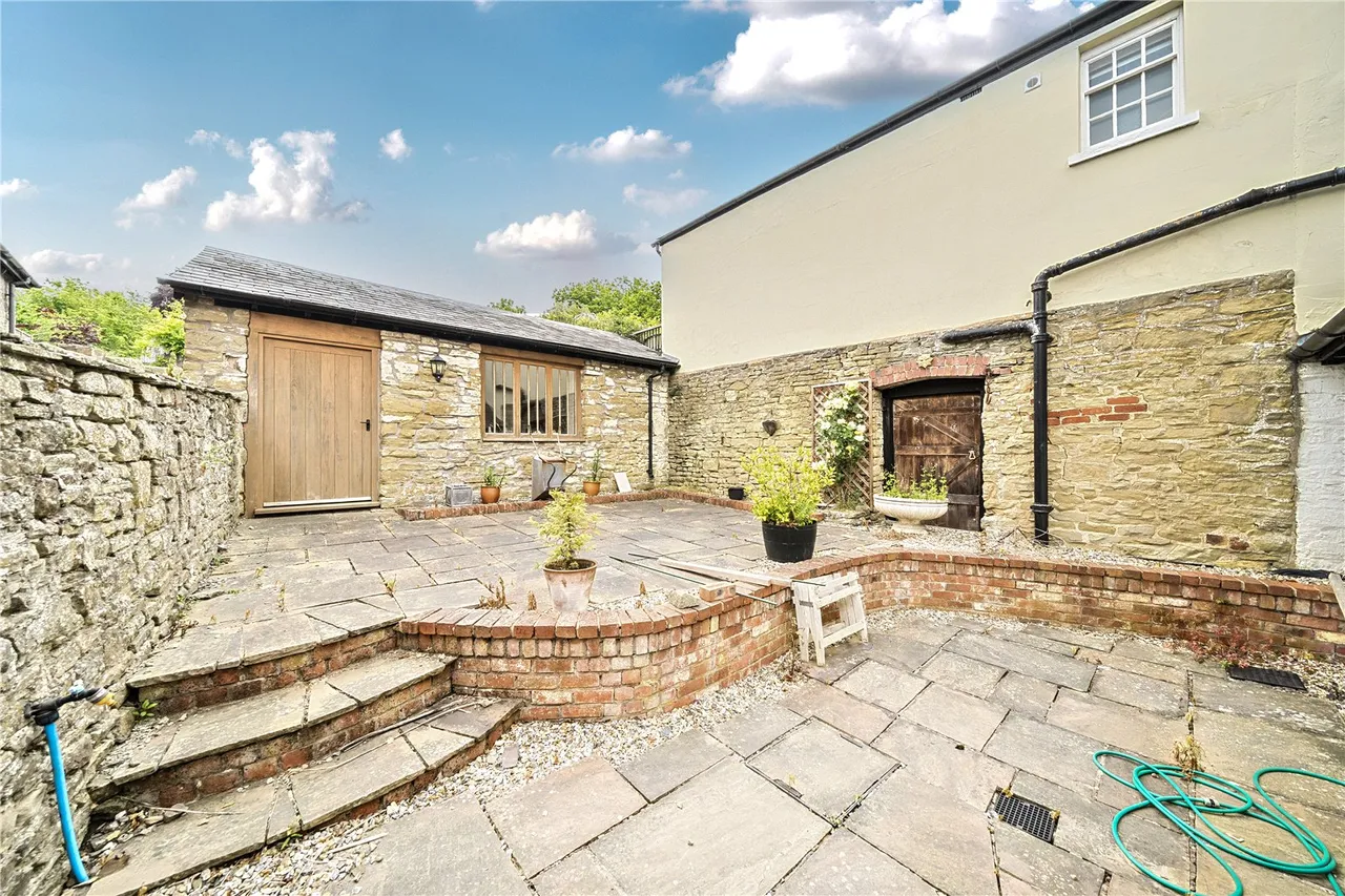 The Square, Kington, Herefordshire,, HR5 3BA, photo 3