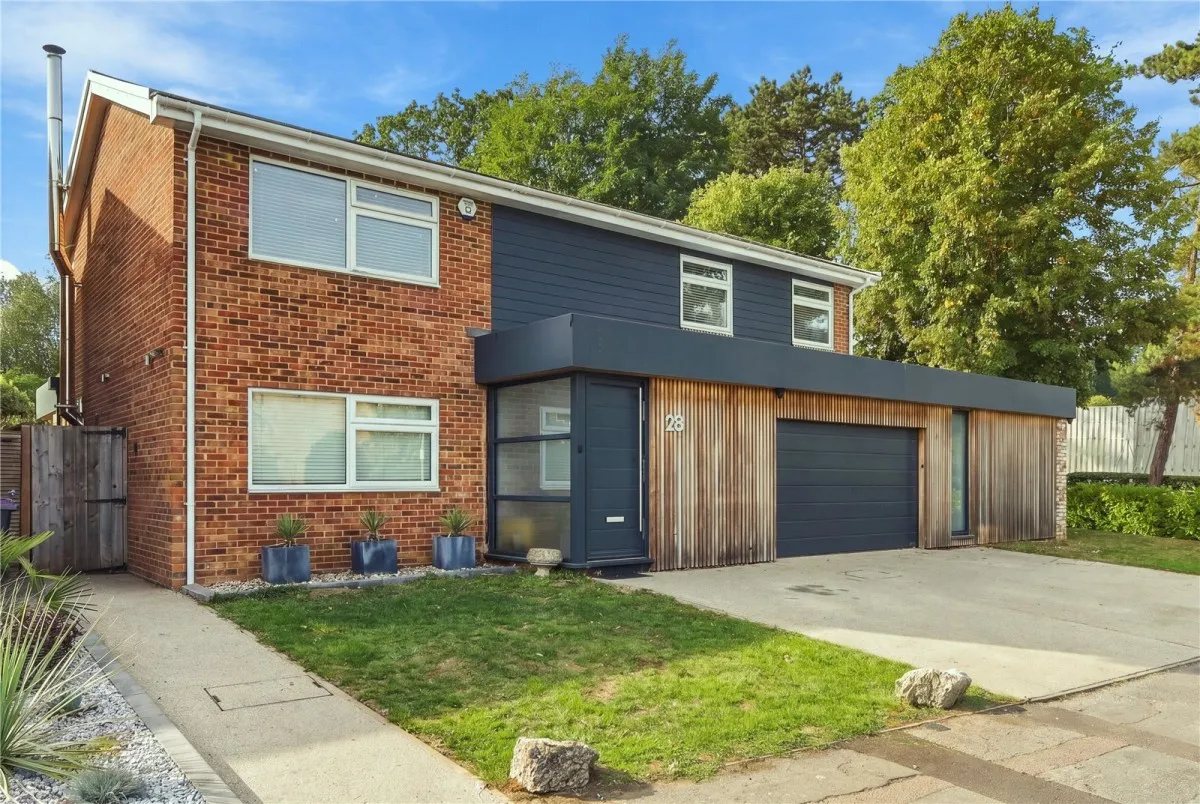 5 bed house for sale, House Under Offer with 5 bedrooms in Bishop's Stortford, CM23