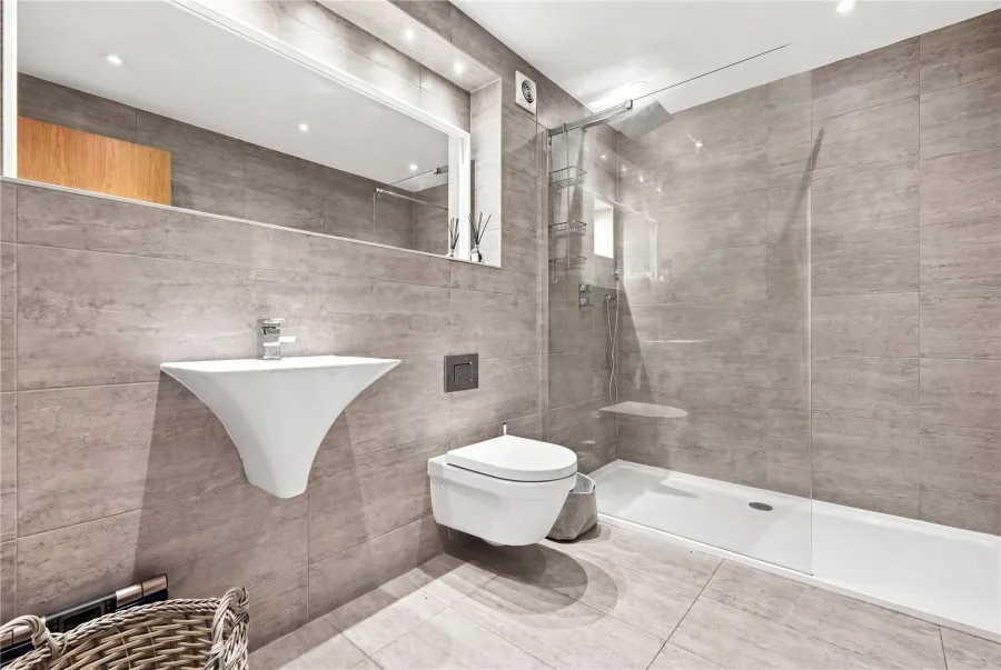 House Under Offer with 5 bedrooms in Bishop's Stortford, CM23, photo 12