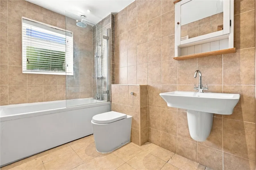 House Under Offer with 5 bedrooms in Bishop's Stortford, CM23, photo 24