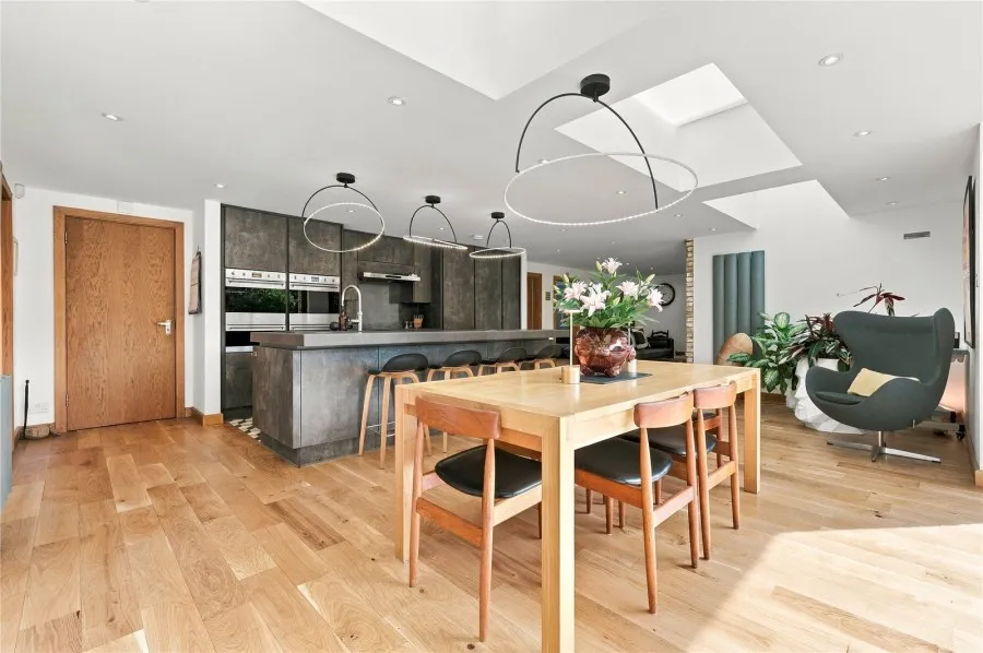 House Under Offer with 5 bedrooms in Bishop's Stortford, CM23, photo 25