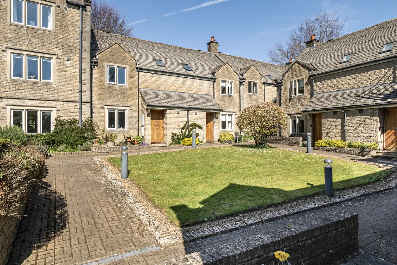 Hyett Close, Painswick, Stroud, GL6, photo 6