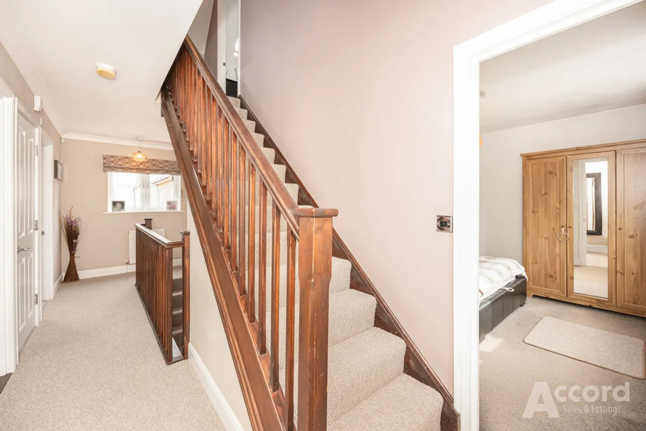 Wallace Way, Romford, RM1, photo 22