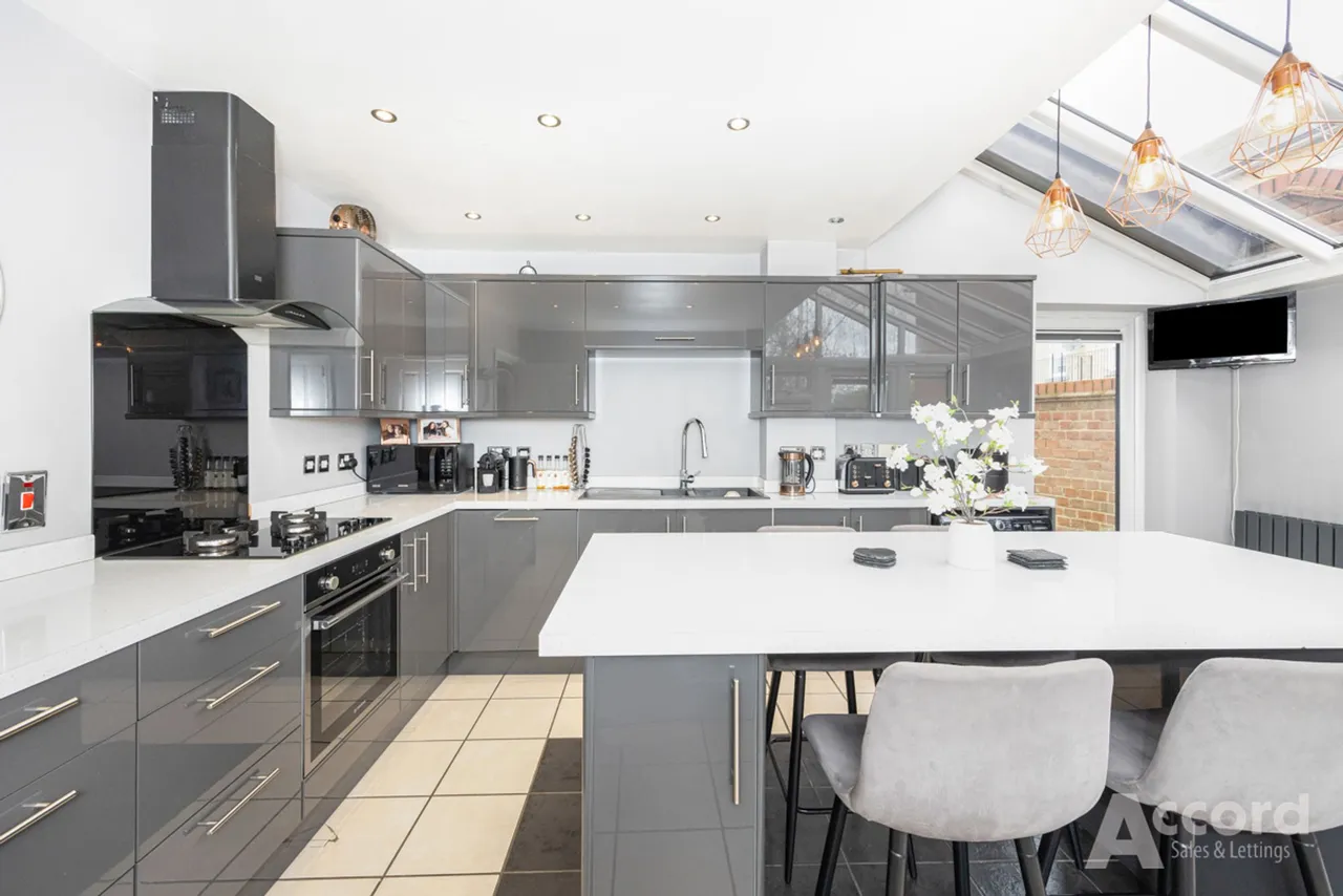 Wallace Way, Romford, RM1, photo 2