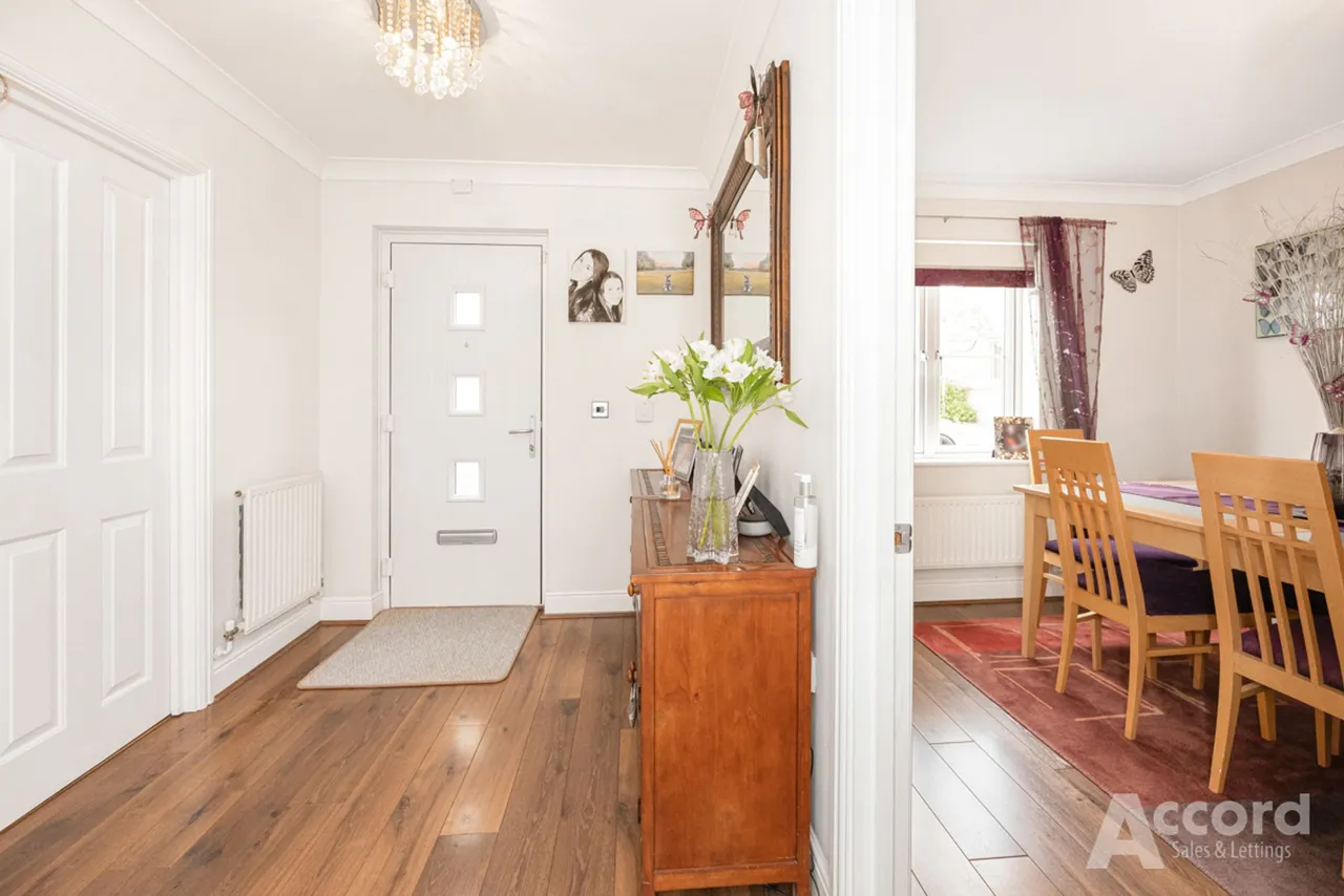 Wallace Way, Romford, RM1, photo 33
