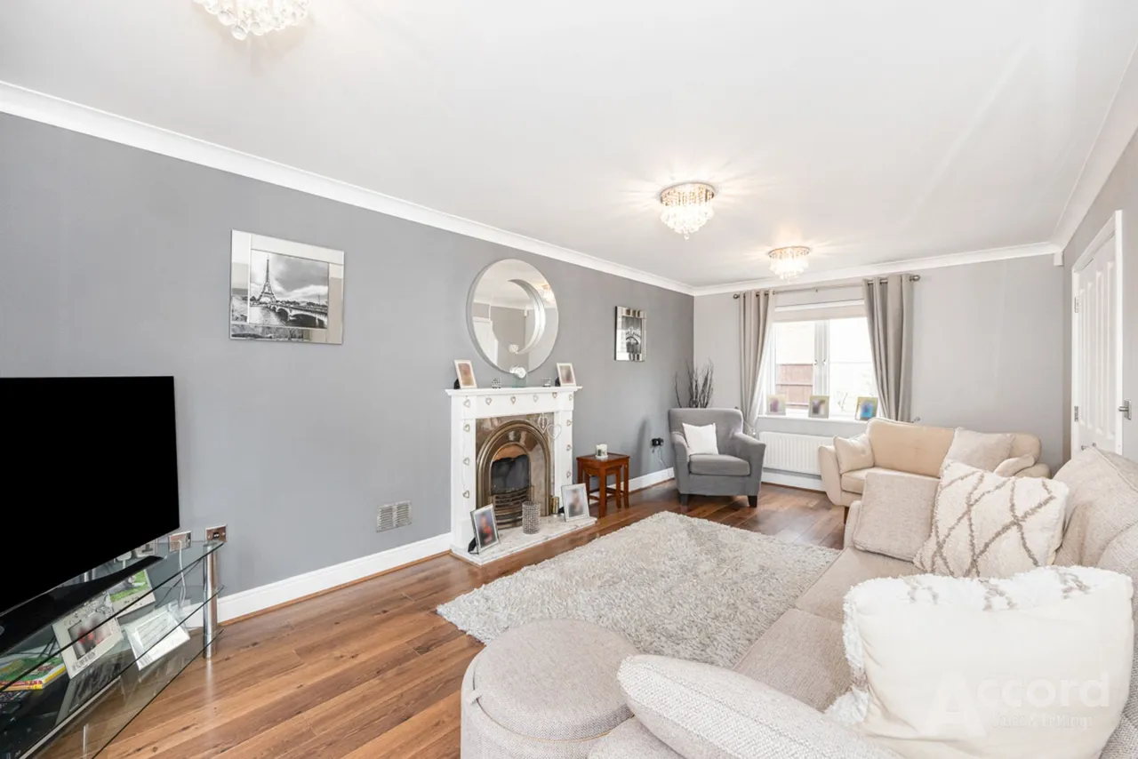 Wallace Way, Romford, RM1, photo 36