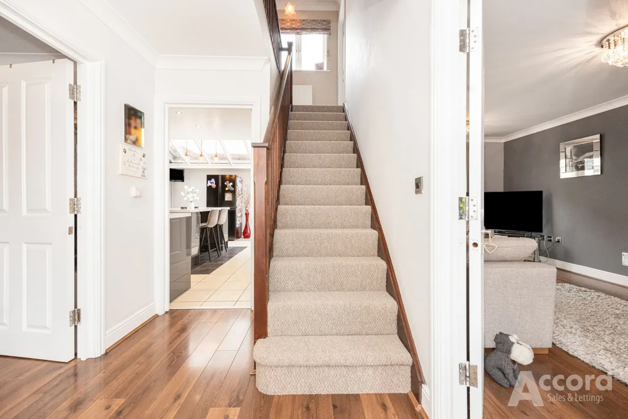 Wallace Way, Romford, RM1, photo 6