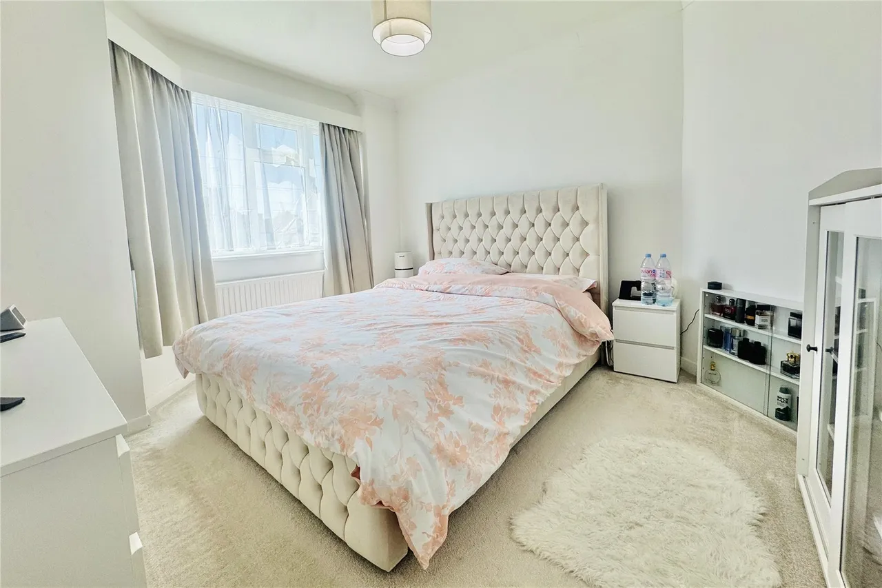 Queen Mary Avenue, Camberley, Surrey, GU15 3BH, photo 3