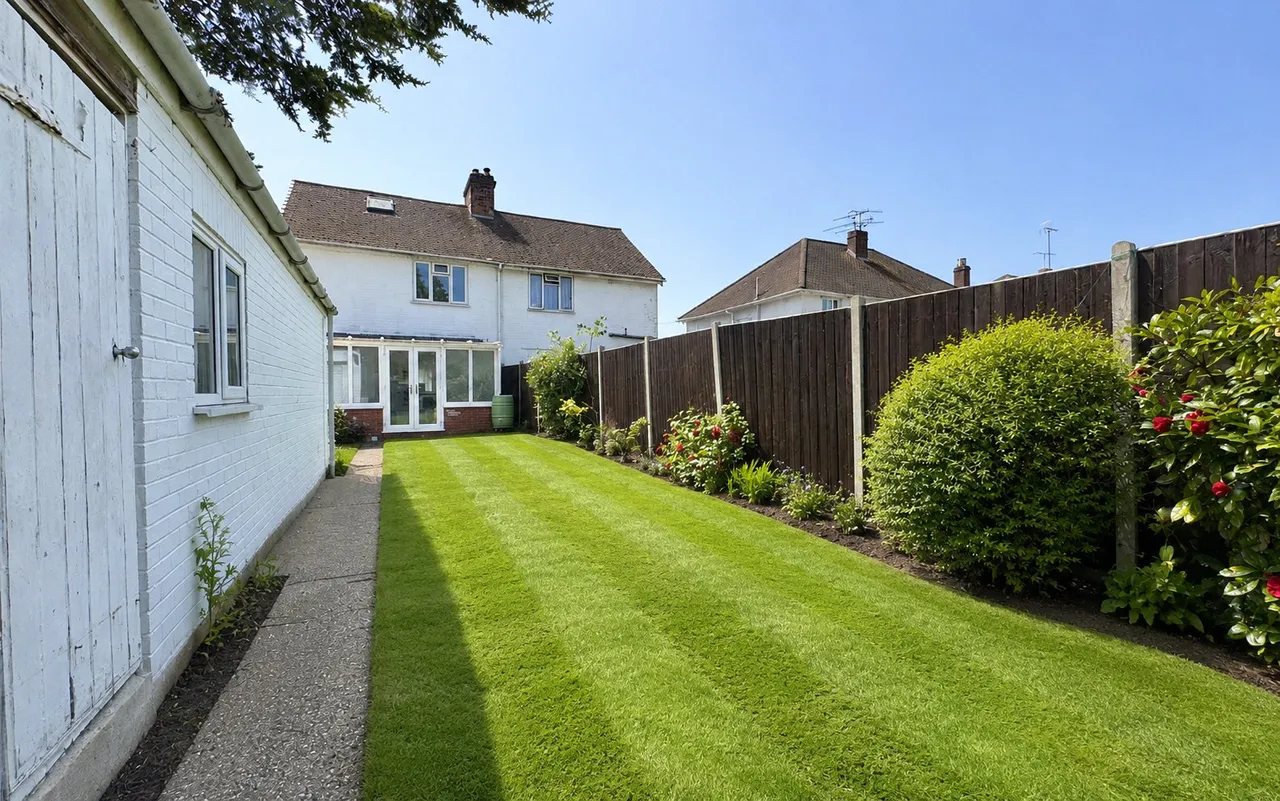 Queen Mary Avenue, Camberley, Surrey, GU15 3BH, photo 7