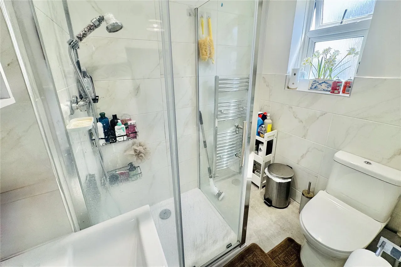 Queen Mary Avenue, Camberley, Surrey, GU15 3BH, photo 12