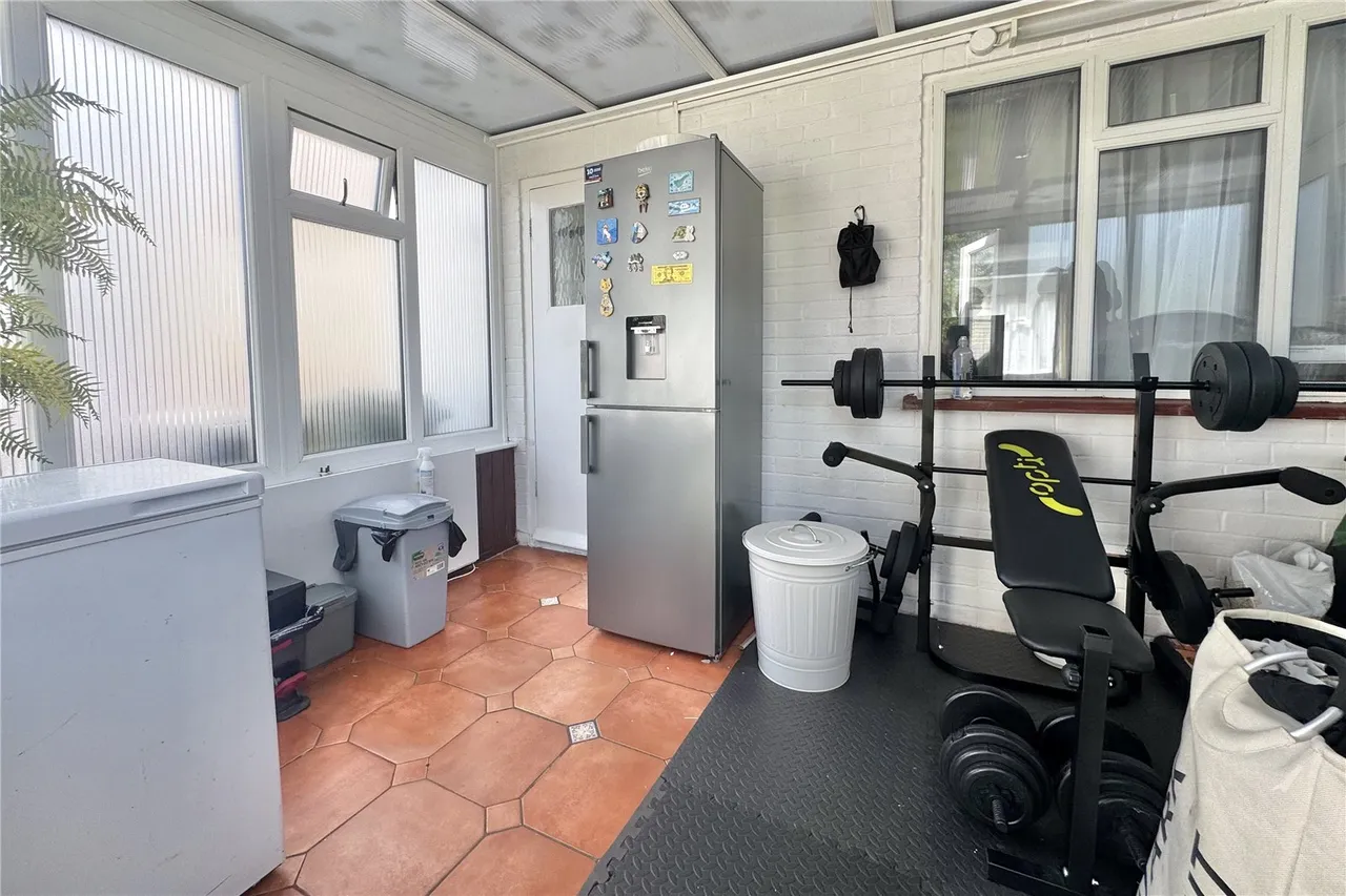 Queen Mary Avenue, Camberley, Surrey, GU15 3BH, photo 11