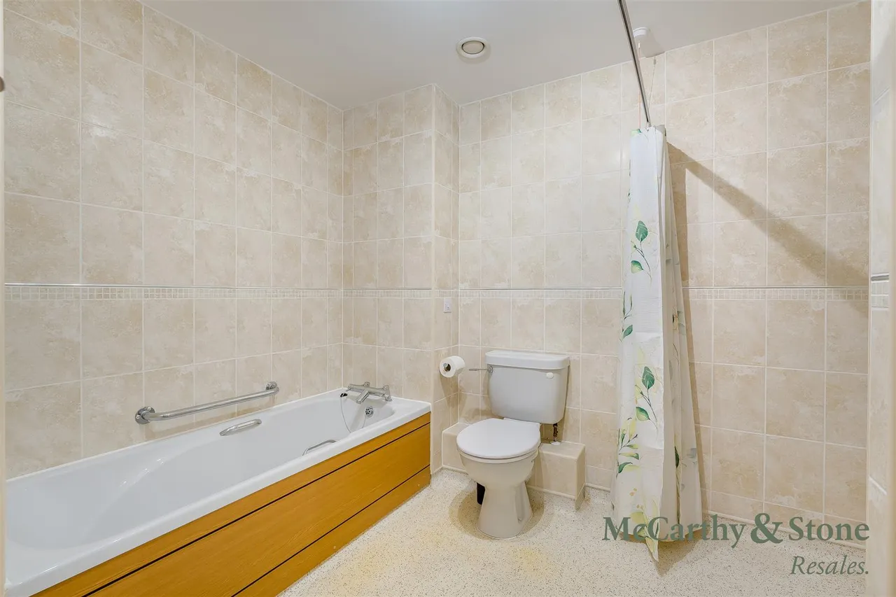 St. Georges Road, Cheltenham, GL50, photo 7