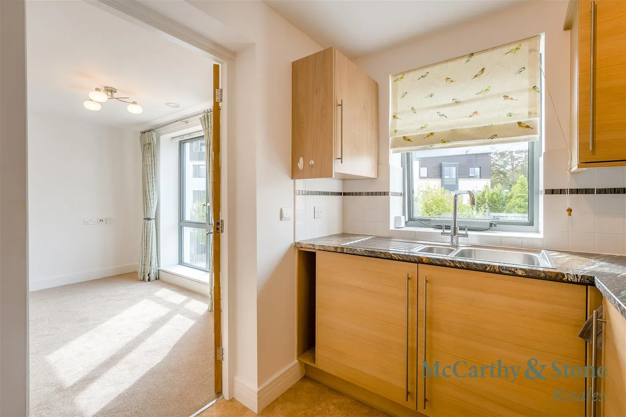 St. Georges Road, Cheltenham, GL50, photo 4