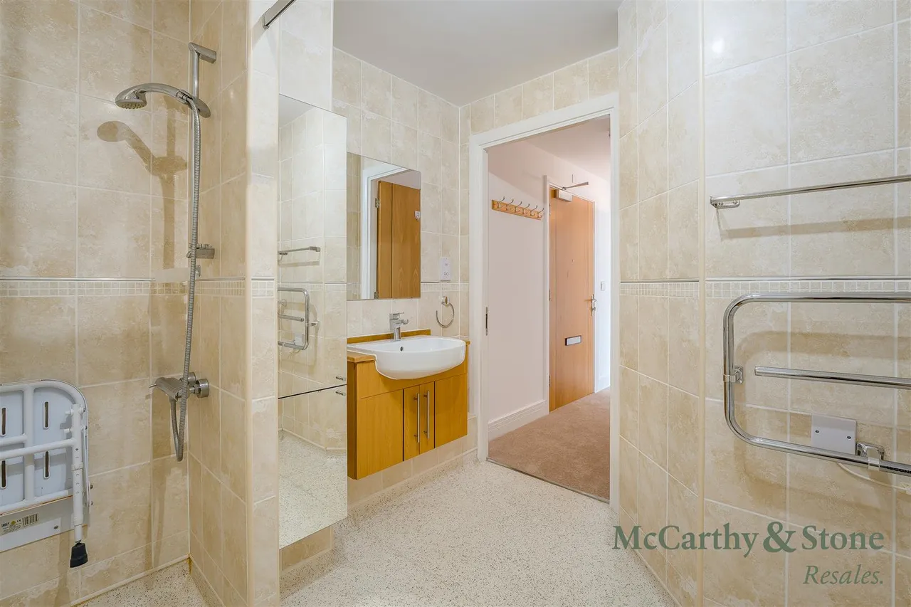 St. Georges Road, Cheltenham, GL50, photo 8