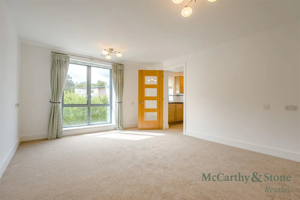 St. Georges Road, Cheltenham, GL50, photo 5