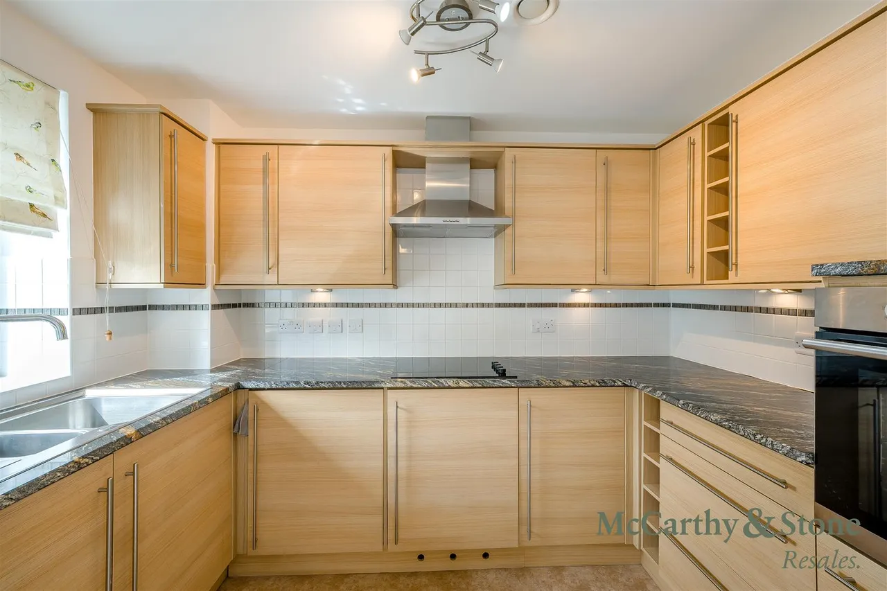 St. Georges Road, Cheltenham, GL50, photo 3