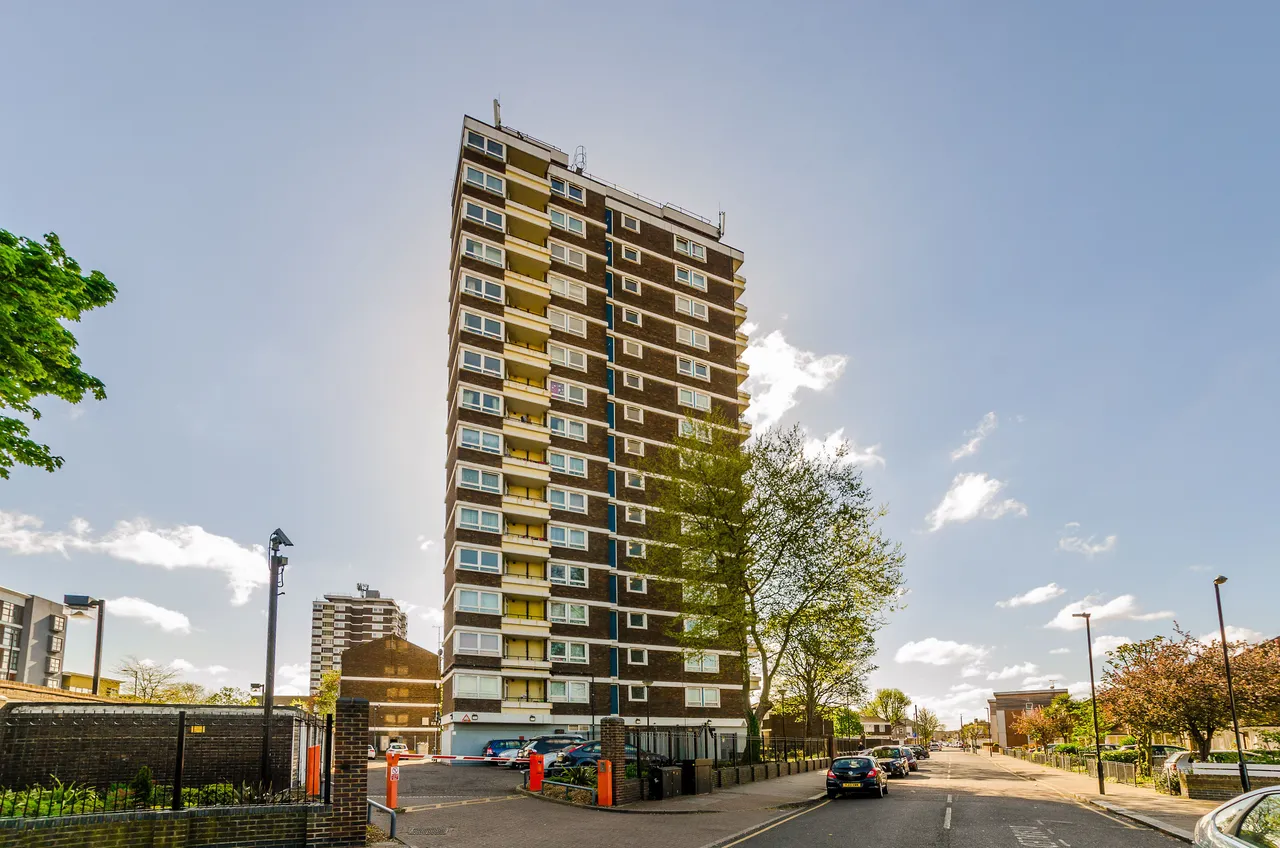 1 bed flat for sale — Flat 31, Settle Point, London Road