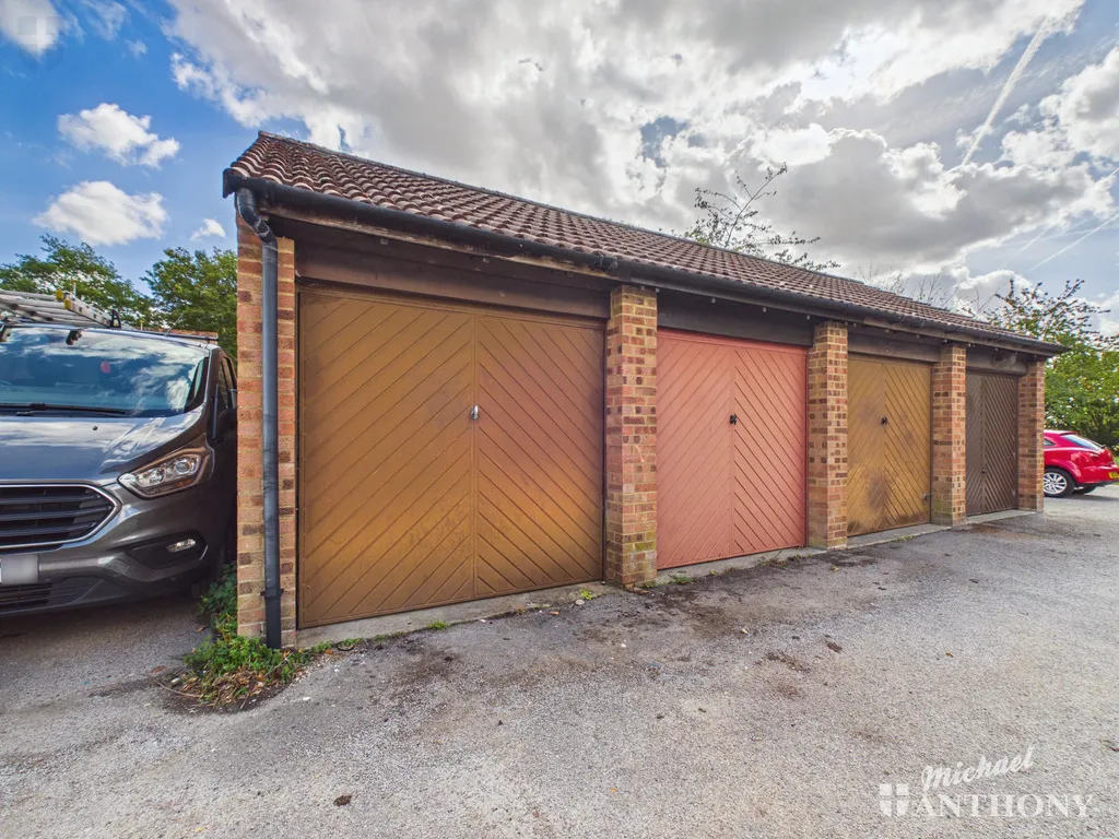Anton Way, Aylesbury, HP21, photo 12
