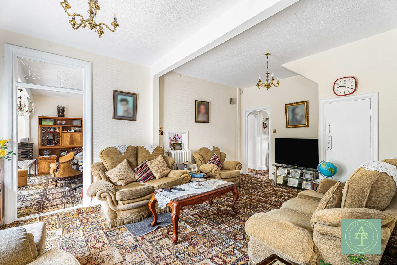 Private Road, Enfield, EN1, photo 8