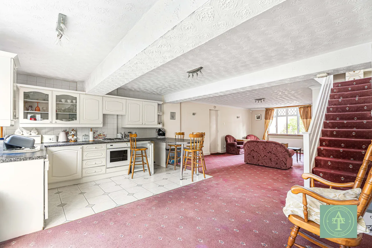 Private Road, Enfield, EN1, photo 4
