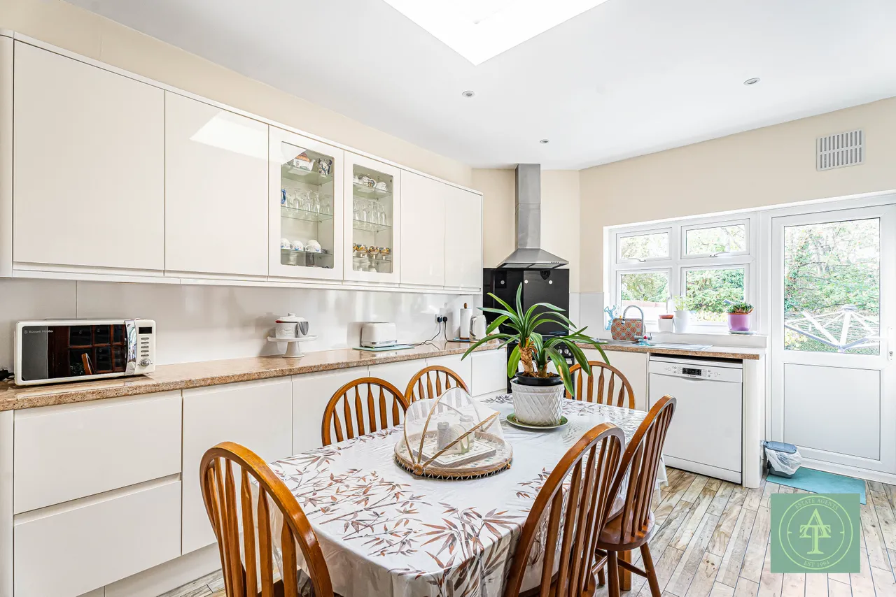 Private Road, Enfield, EN1, photo 10