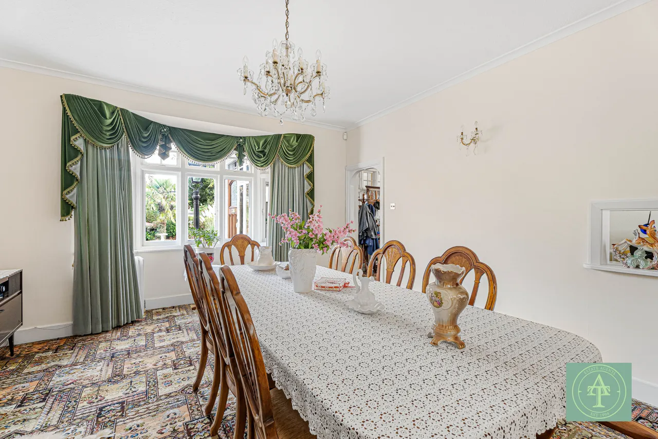 Private Road, Enfield, EN1, photo 3