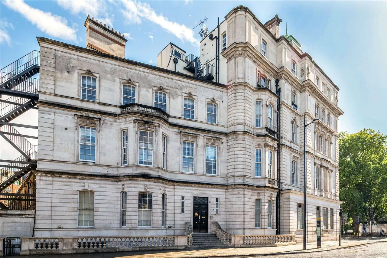 2 bed flat for sale — Grosvenor Gardens, London, SW1W 0BD