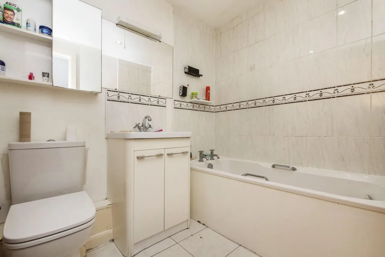 Leeman Road, York, YO26, photo 12