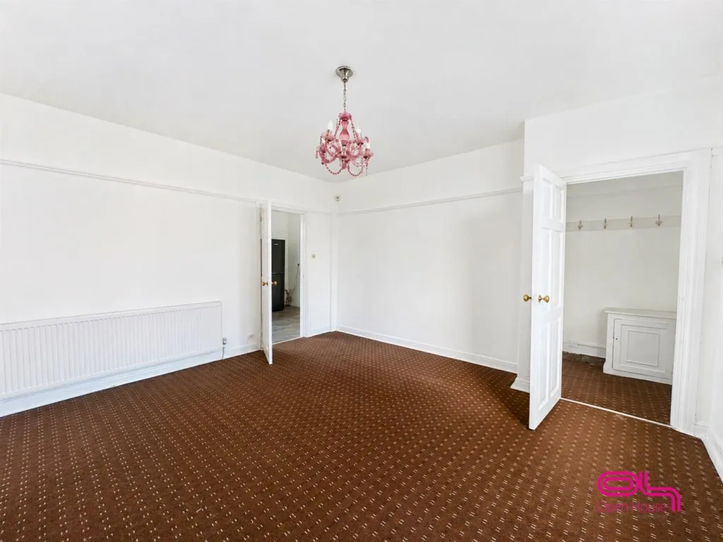 French Grove, Bolton, BL3, photo 3