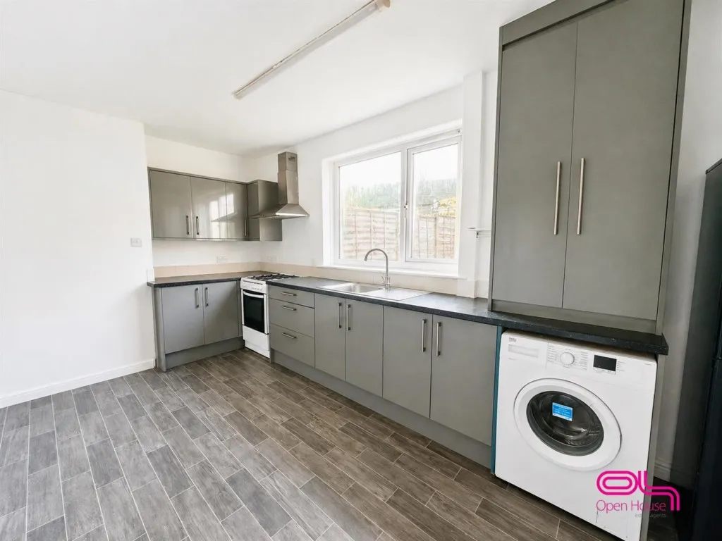 French Grove, Bolton, BL3, photo 4
