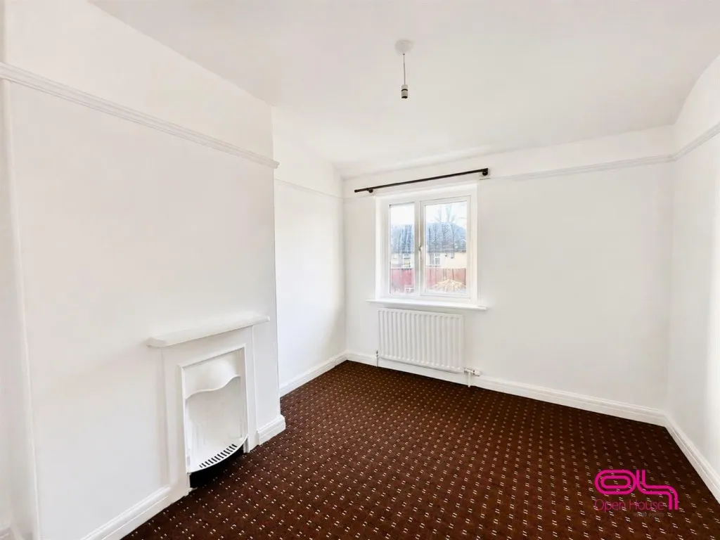 French Grove, Bolton, BL3, photo 9
