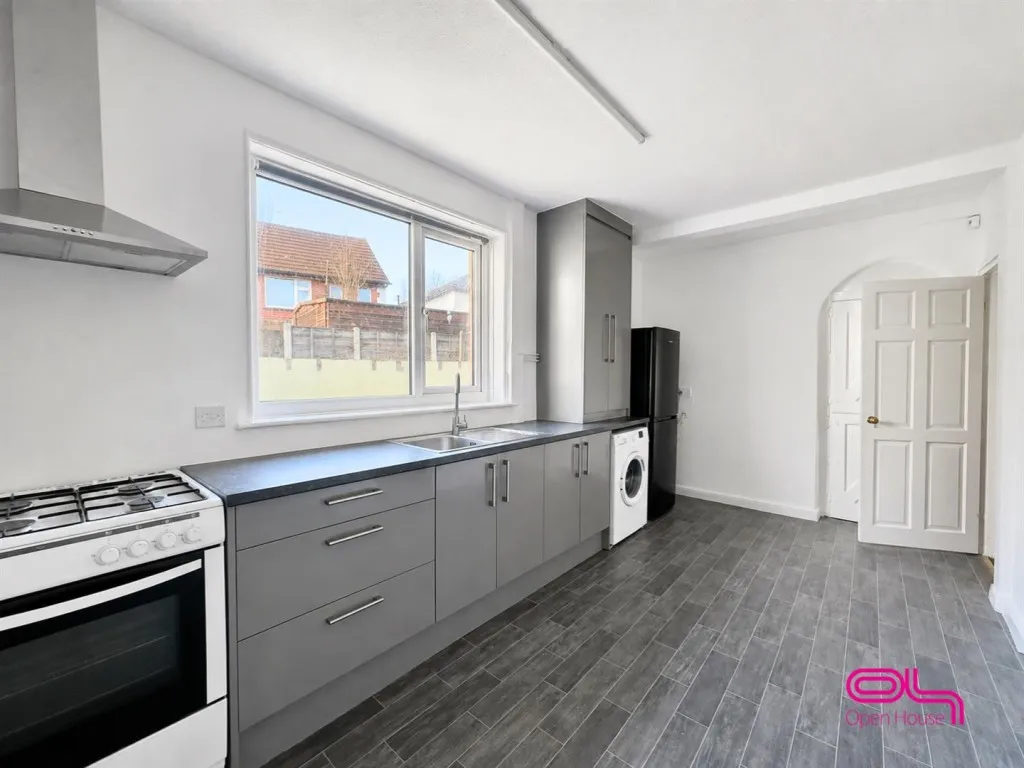 French Grove, Bolton, BL3, photo 5