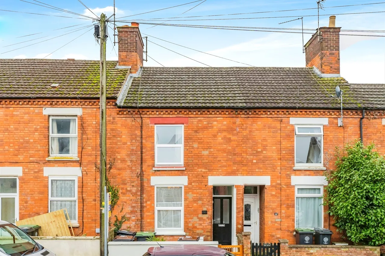 3 bed house for sale — Newton Road, Rushden