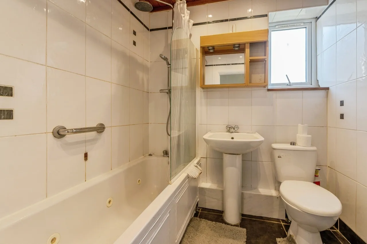 Benson Road, Grays, Essex, RM17, photo 4