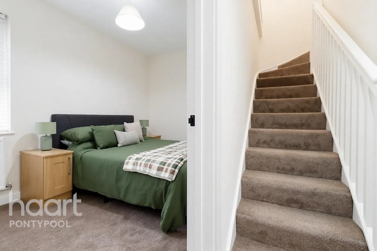 Railway Terrace, Pontypool, NP4, photo 13
