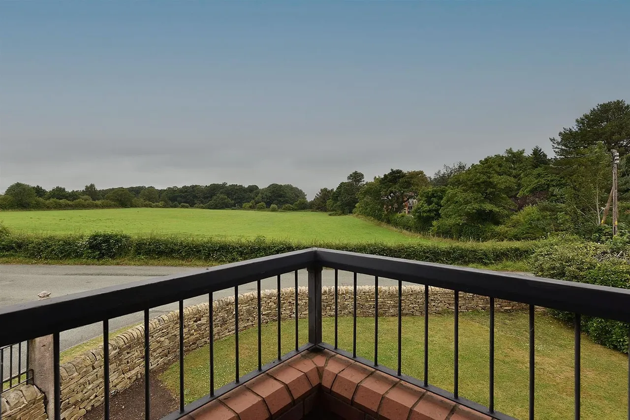 Holmlee Way, Prestbury, photo 3