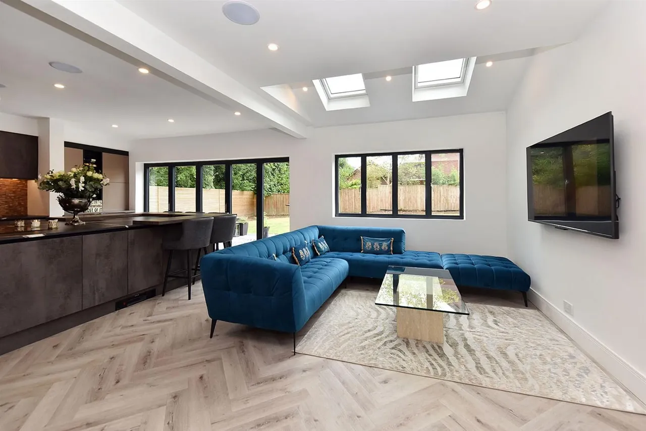 Holmlee Way, Prestbury, photo 2