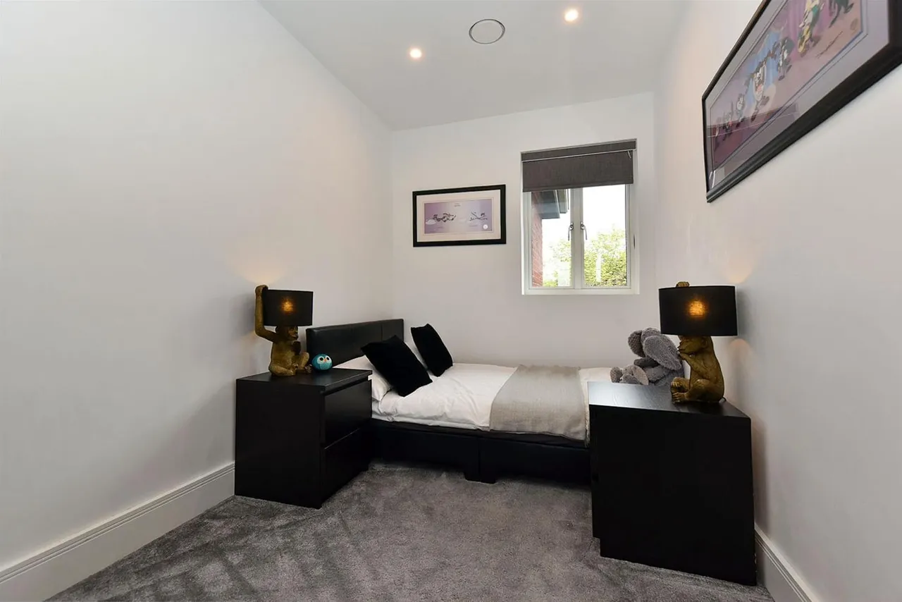 Holmlee Way, Prestbury, photo 15