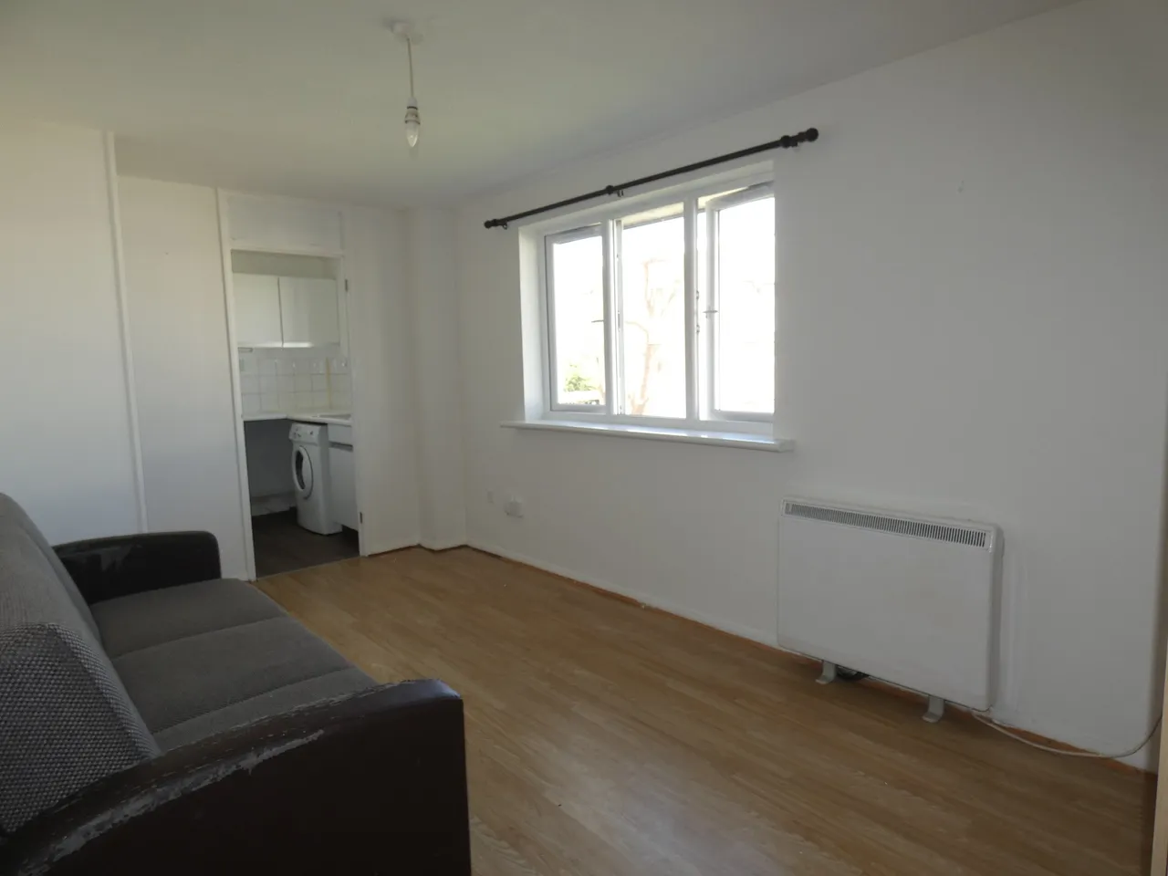 1 bed flat to rent — Makepeace Road, Northolt, Greater London, UB5 5UF