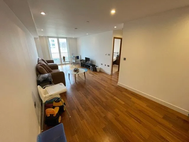 1 bed flat for sale — The Hayes, Cardiff, CF10