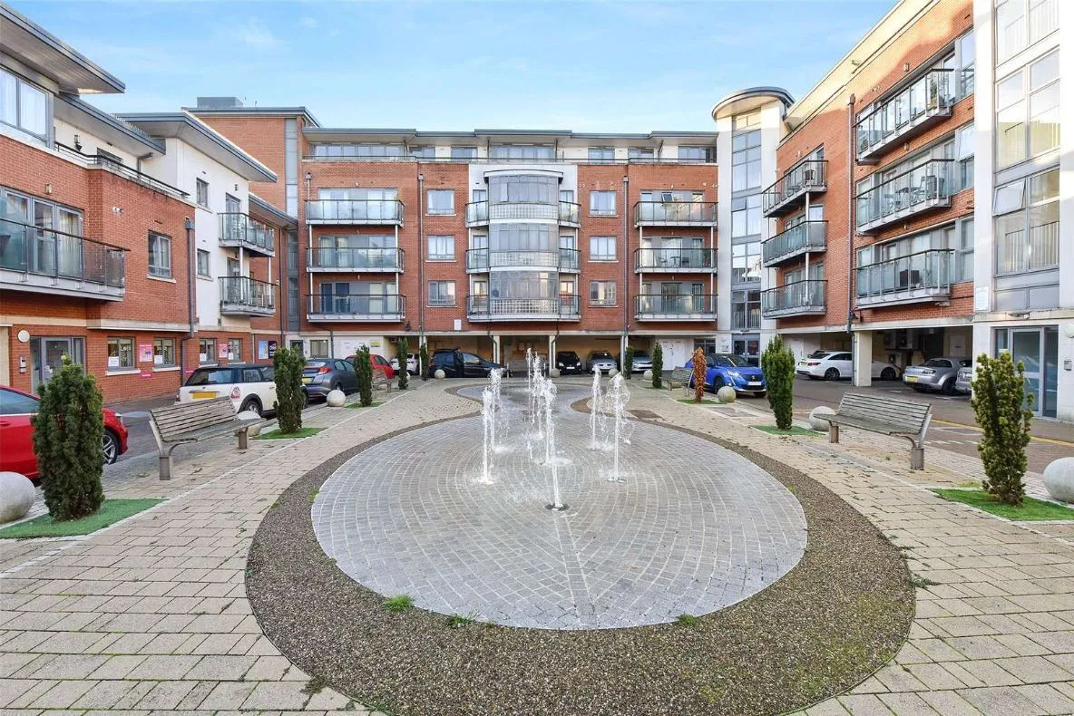 2 bed flat to rent — New Street, CHELMSFORD