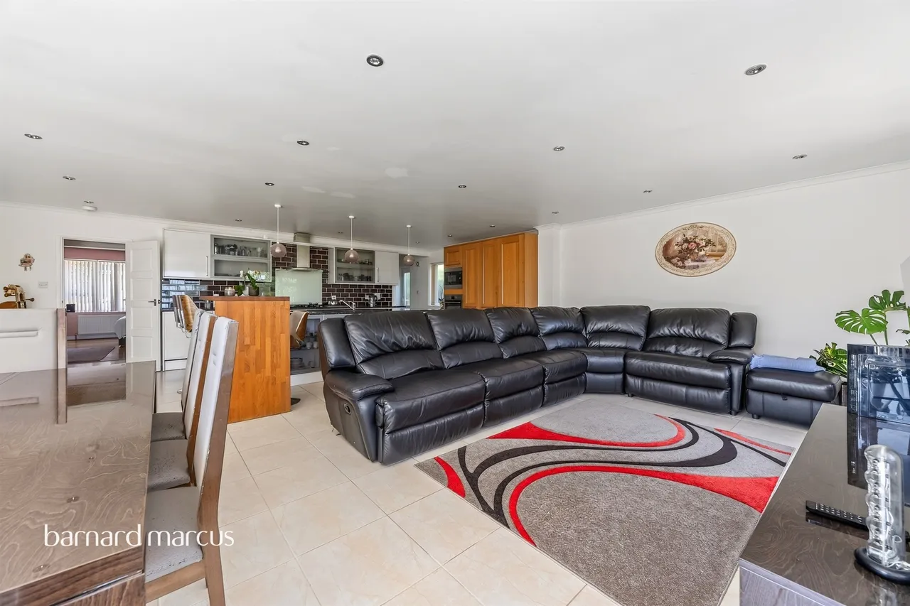 Field End, Coulsdon, CR5, photo 4