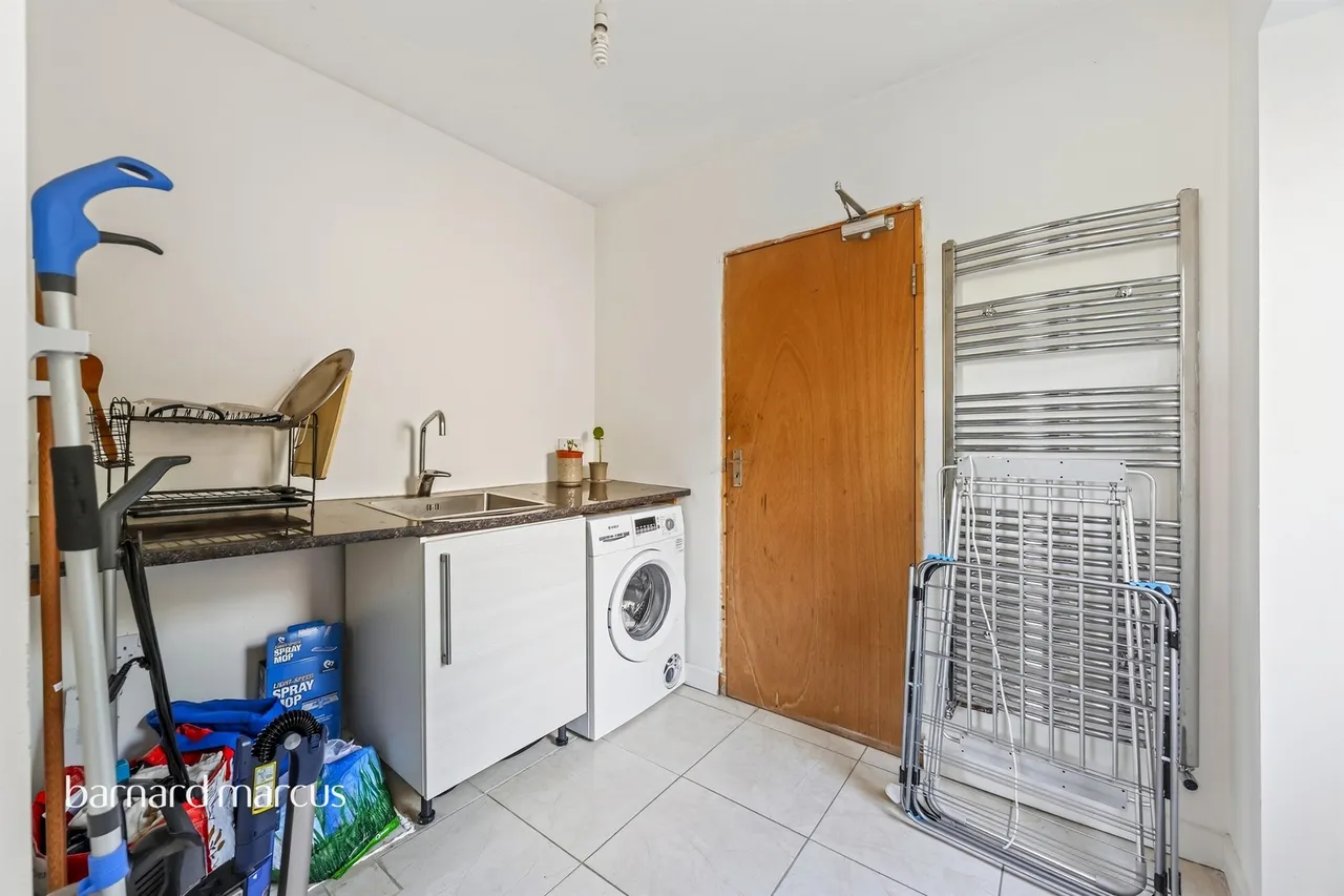 Field End, Coulsdon, CR5, photo 16