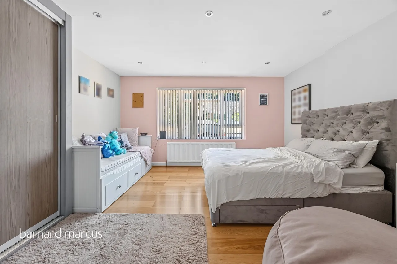 Field End, Coulsdon, CR5, photo 13
