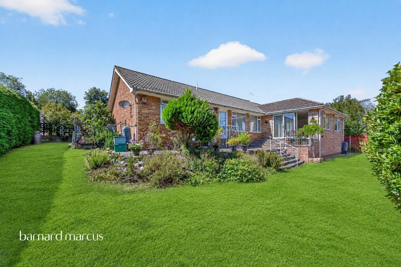 Field End, Coulsdon, CR5, photo 2