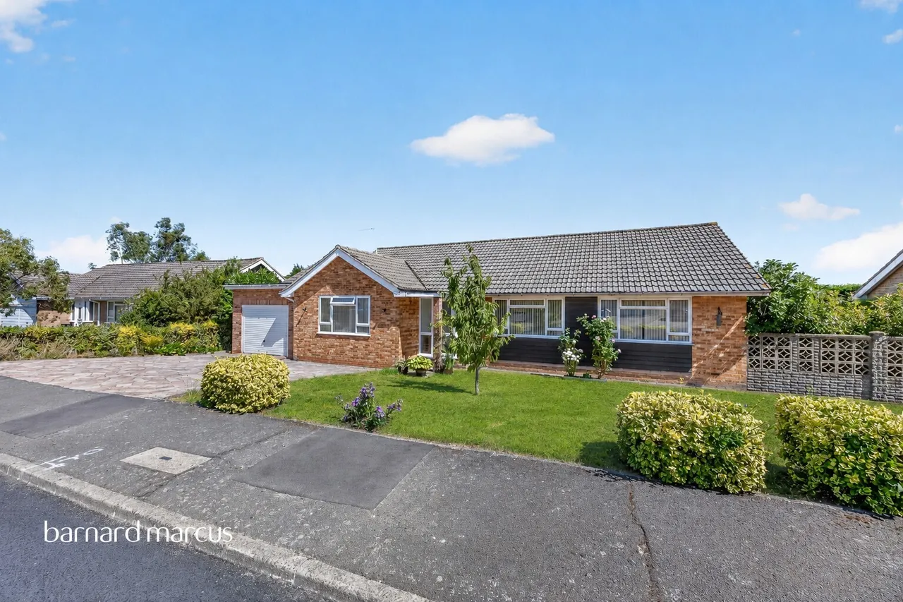 4 bed house for sale, Field End, Coulsdon, CR5