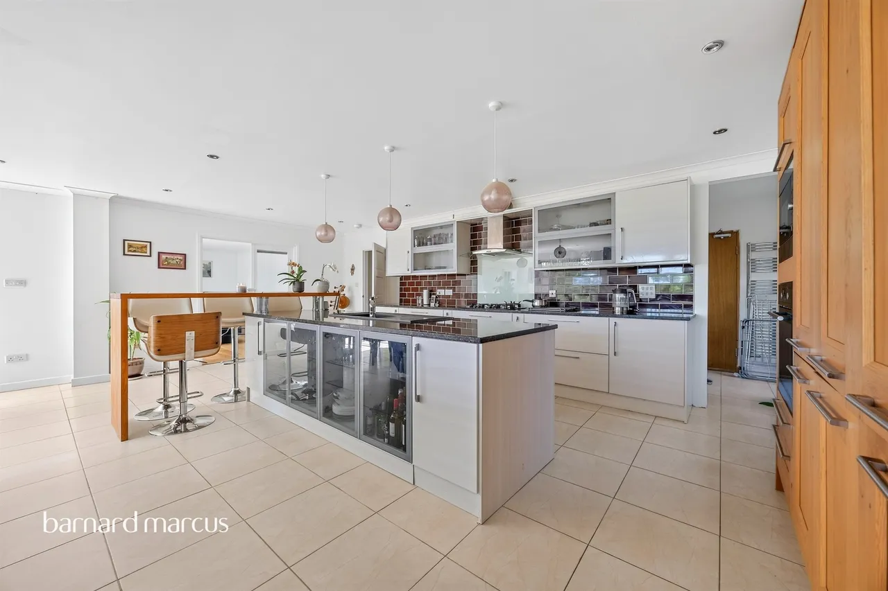 Field End, Coulsdon, CR5, photo 15