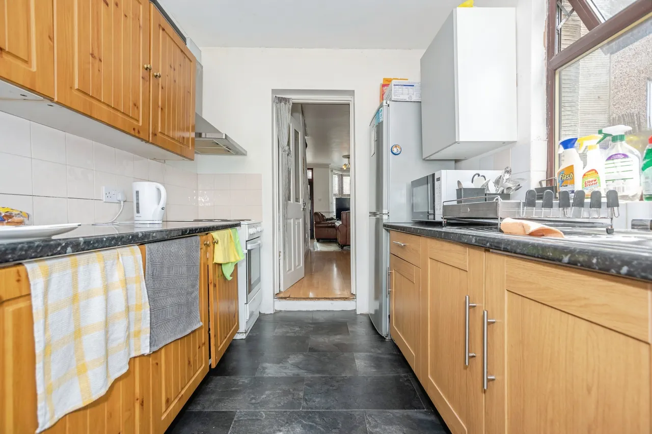 Belmont Road, Grays, RM17, photo 3