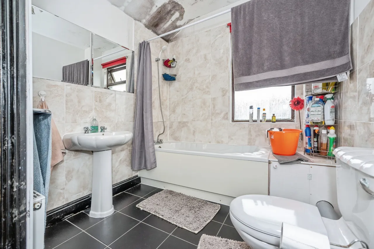 Belmont Road, Grays, RM17, photo 13
